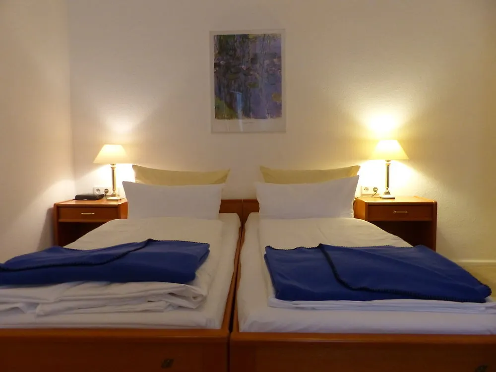 Amc Hotel - Schoeneberg Berlín 3*,